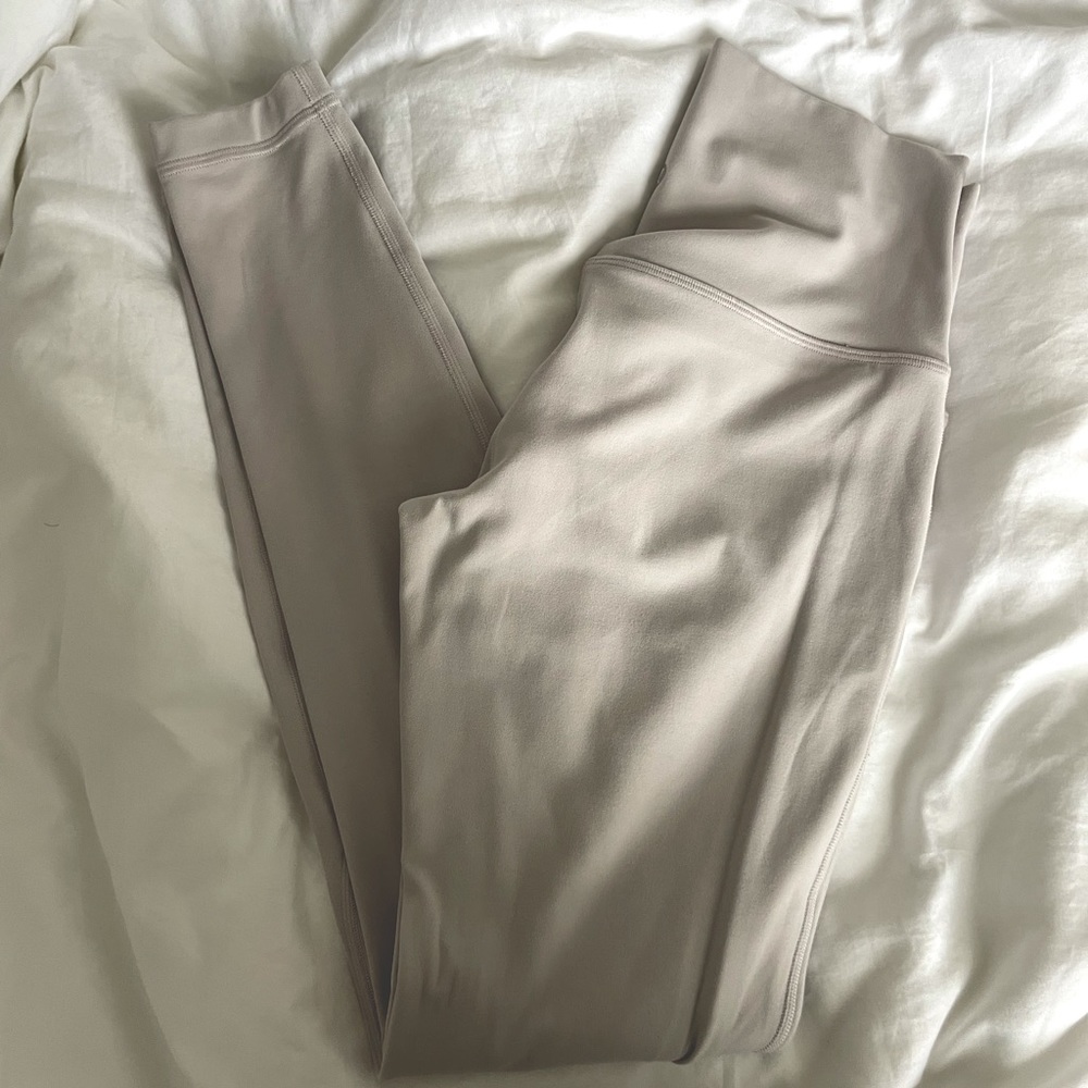 Lululemon light grey / snow leggings